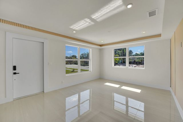 928 Market Street, West Palm Beach, FL 33401