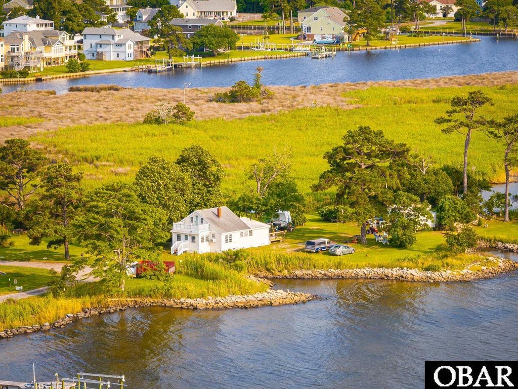 Image 19 of property listing at 1327 W Kitty Hawk Road, Kitty Hawk, NC 27949