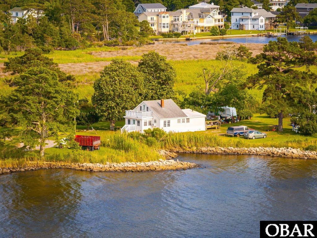 Image 20 of property listing at 1327 W Kitty Hawk Road, Kitty Hawk, NC 27949