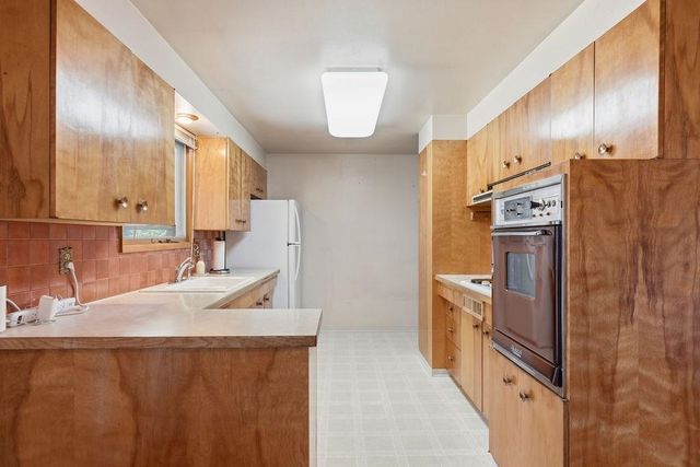 15820 E Longfellow Ave, Spokane Valley, WA 99216