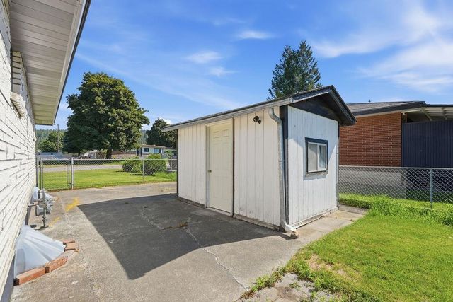 15820 E Longfellow Ave, Spokane Valley, WA 99216