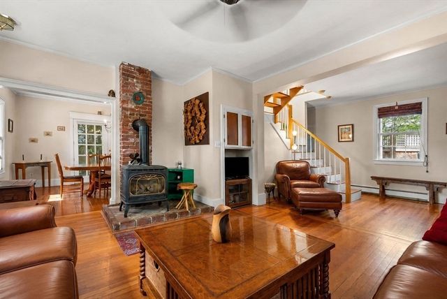 48 Carter St, Newburyport, MA 01950