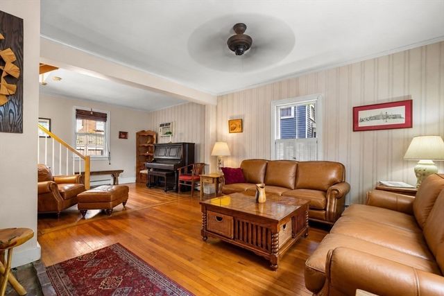 48 Carter St, Newburyport, MA 01950