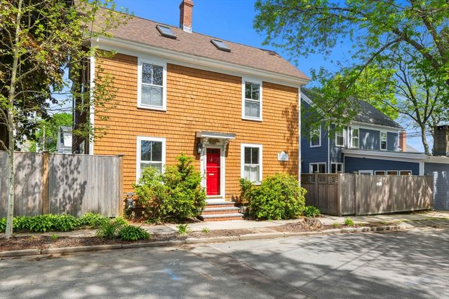 48 Carter St, Newburyport, MA 01950