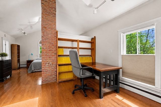 48 Carter St, Newburyport, MA 01950