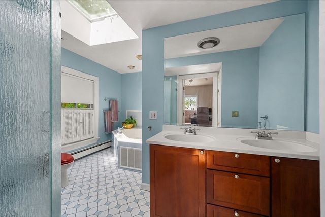 48 Carter St, Newburyport, MA 01950