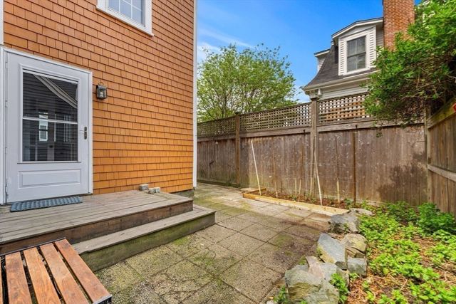 48 Carter St, Newburyport, MA 01950