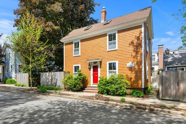 48 Carter St, Newburyport, MA 01950