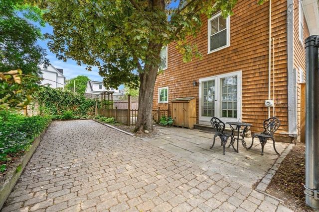 48 Carter St, Newburyport, MA 01950