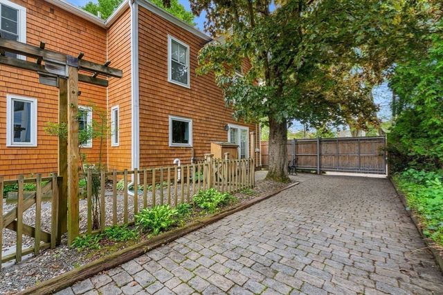 48 Carter St, Newburyport, MA 01950