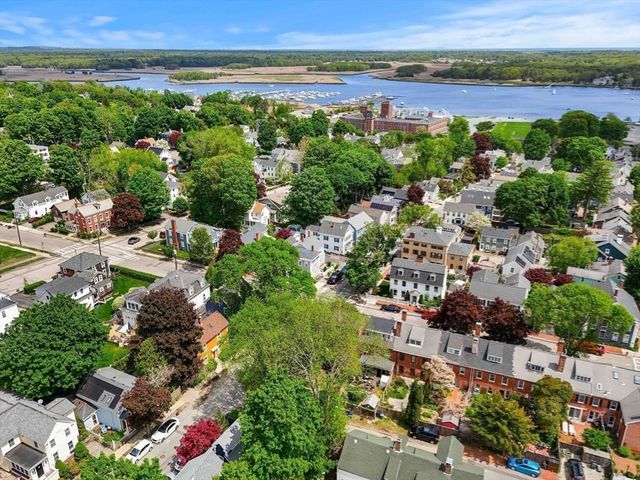 48 Carter St, Newburyport, MA 01950