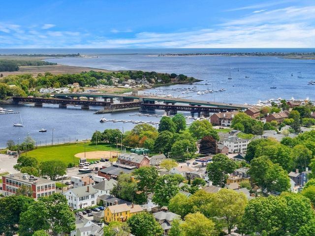 48 Carter St, Newburyport, MA 01950