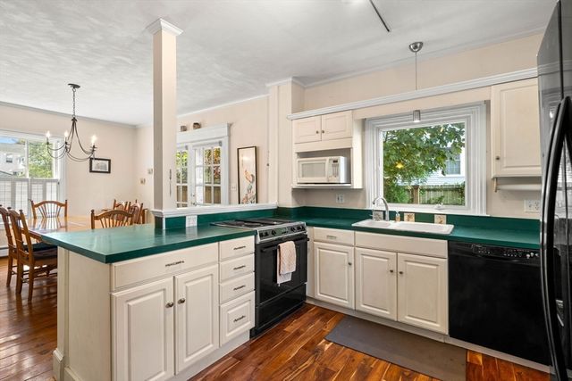 48 Carter St, Newburyport, MA 01950