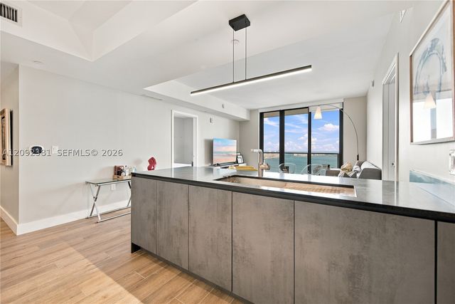 1010 Brickell Ave 4503, Miami, FL 33131
