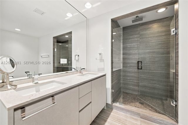 1010 Brickell Ave 4503, Miami, FL 33131