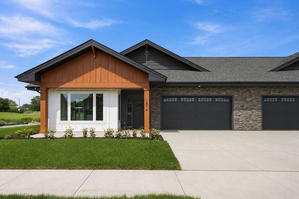 16316 Esprit Court, Lakeville, MN 55044 — exterior