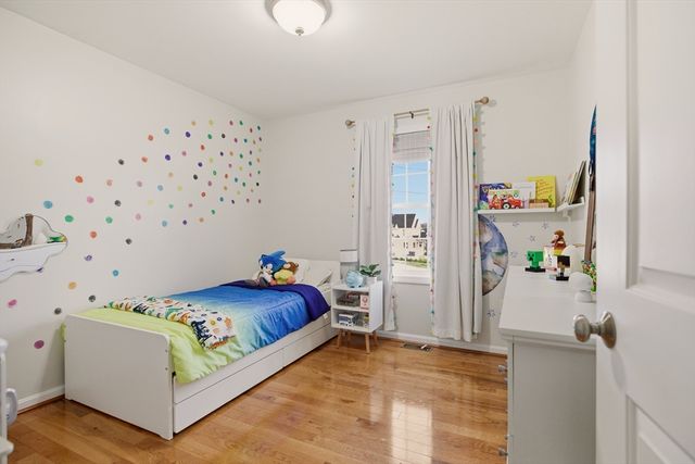 341 Courtney St, Fall River, MA 02720