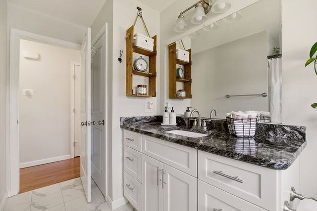 341 Courtney St, Fall River, MA 02720