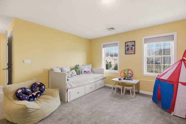 341 Courtney St, Fall River, MA 02720