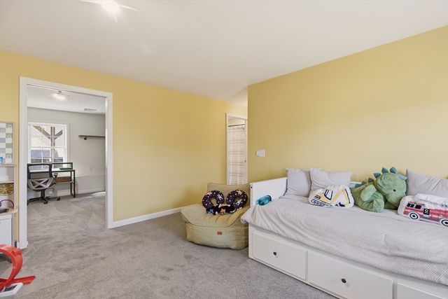 341 Courtney St, Fall River, MA 02720