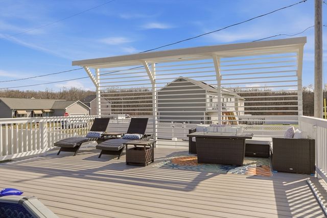 341 Courtney St, Fall River, MA 02720