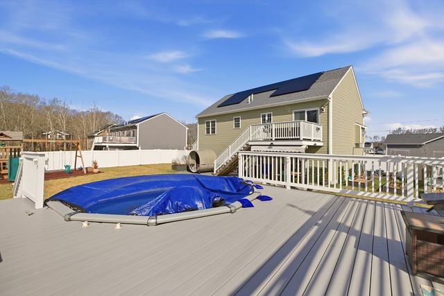 341 Courtney St, Fall River, MA 02720