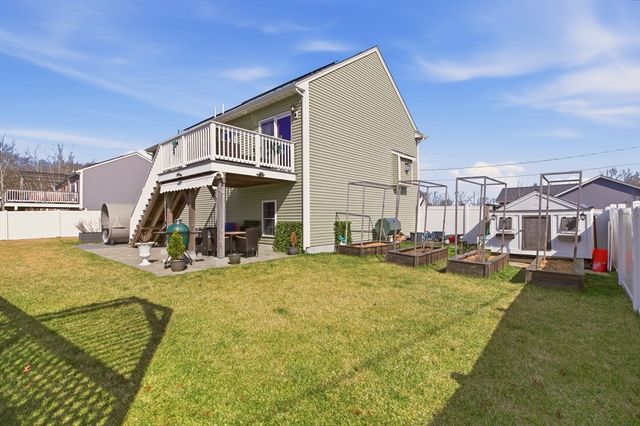 341 Courtney St, Fall River, MA 02720