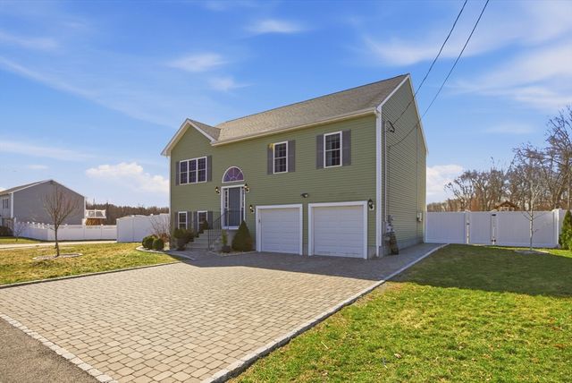 341 Courtney St, Fall River, MA 02720
