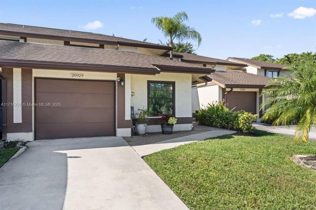 20929 BOCA RIDGE Drive W, Boca Raton, FL 33428
