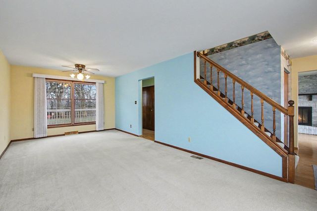 3863 Kingsway Drive, Crown Point, IN 46307