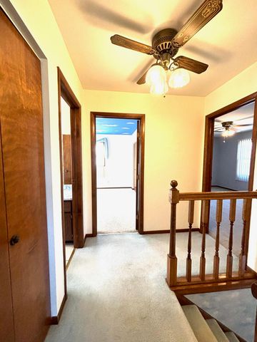 3863 Kingsway Drive, Crown Point, IN 46307