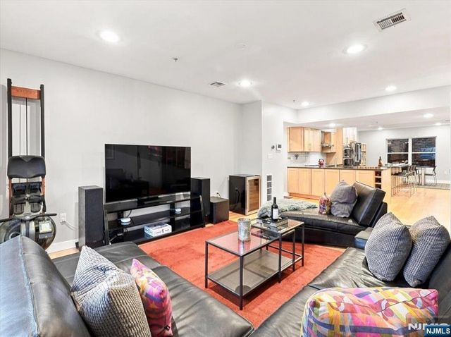 4801 Palisade Avenue 4B, Union City, NJ 07087