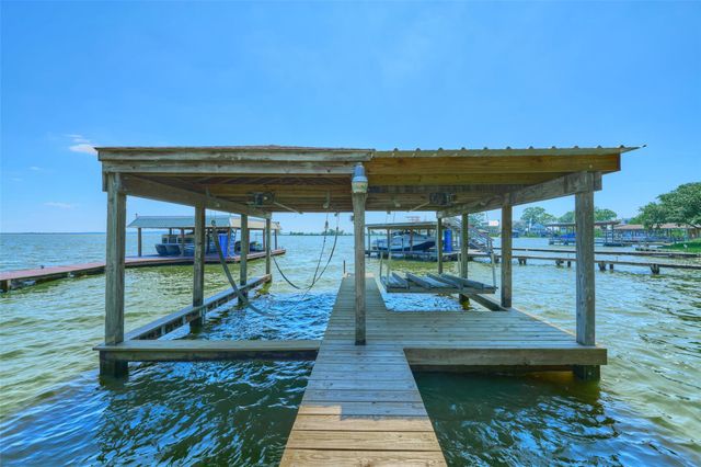 234 Lakeside Drive, Livingston, TX 77351