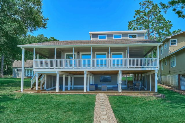 234 Lakeside Drive, Livingston, TX 77351