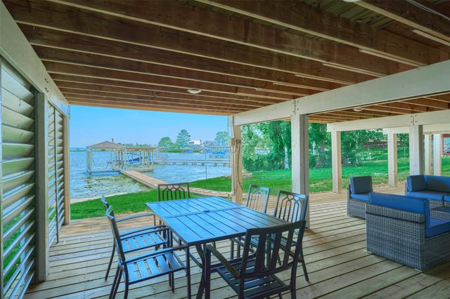 234 Lakeside Drive, Livingston, TX 77351