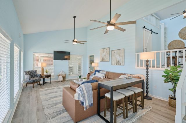 234 Lakeside Drive, Livingston, TX 77351