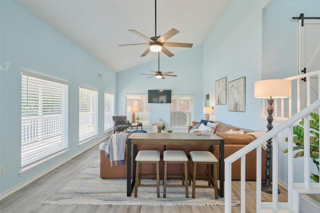 234 Lakeside Drive, Livingston, TX 77351