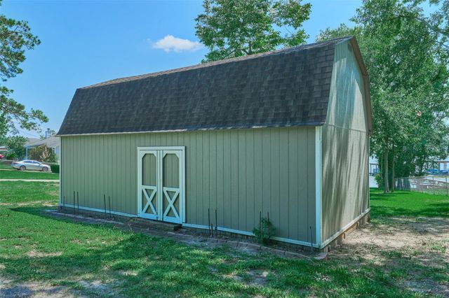 234 Lakeside Drive, Livingston, TX 77351