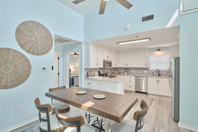 234 Lakeside Drive, Livingston, TX 77351