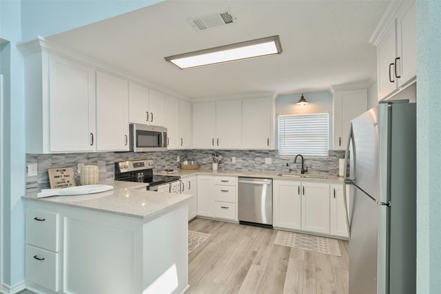 234 Lakeside Drive, Livingston, TX 77351