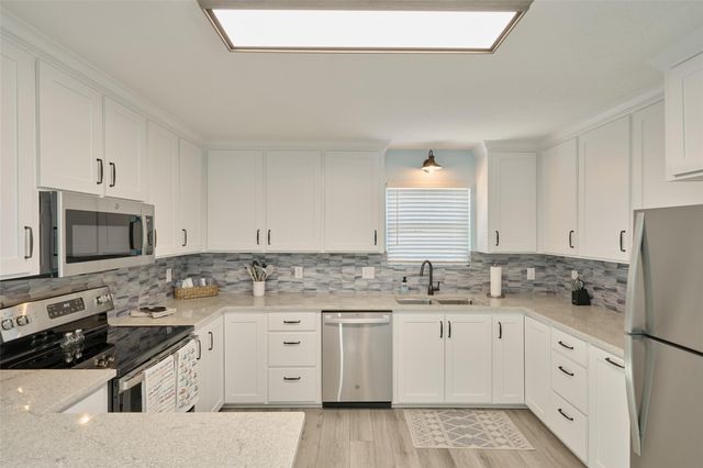 234 Lakeside Drive, Livingston, TX 77351