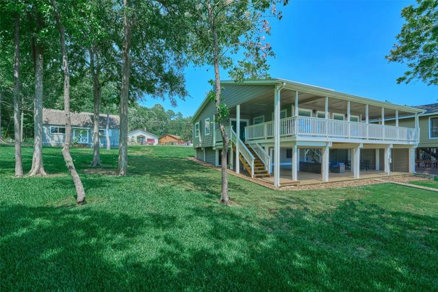 234 Lakeside Drive, Livingston, TX 77351
