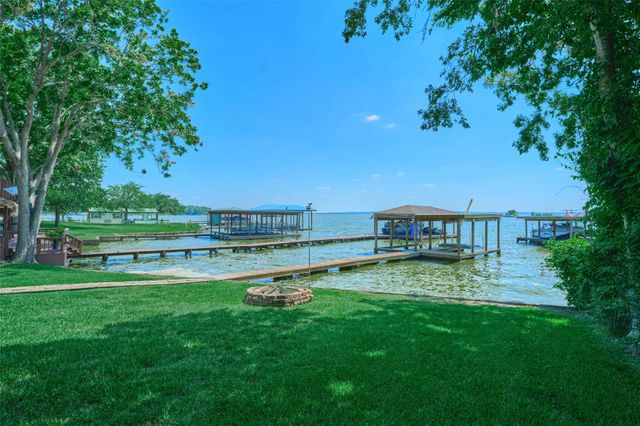 234 Lakeside Drive, Livingston, TX 77351