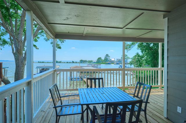 234 Lakeside Drive, Livingston, TX 77351