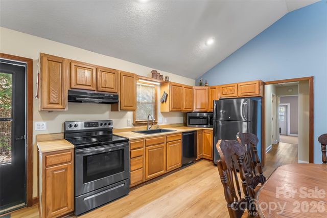 242 Plott Balsam Road, Maggie Valley, NC 28751