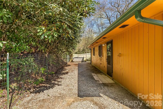 242 Plott Balsam Road, Maggie Valley, NC 28751