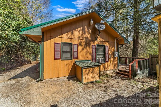 242 Plott Balsam Road, Maggie Valley, NC 28751