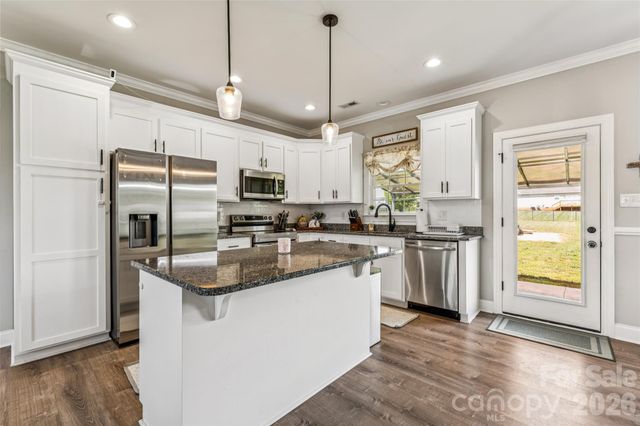 105 E Dundee Court, Statesville, NC 28625
