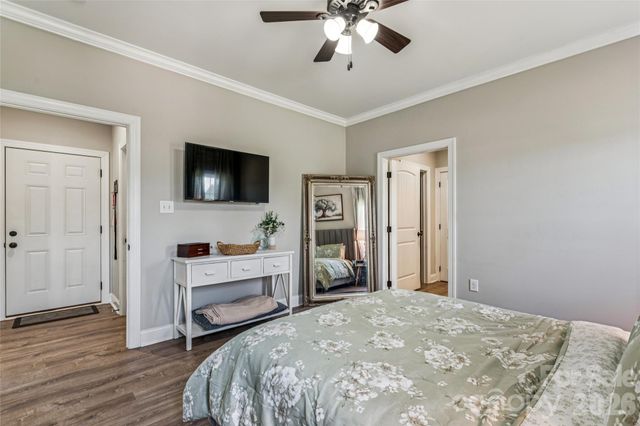 105 E Dundee Court, Statesville, NC 28625