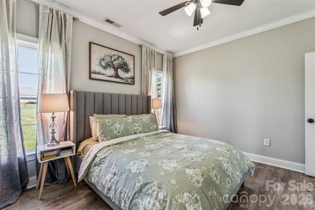 105 E Dundee Court, Statesville, NC 28625